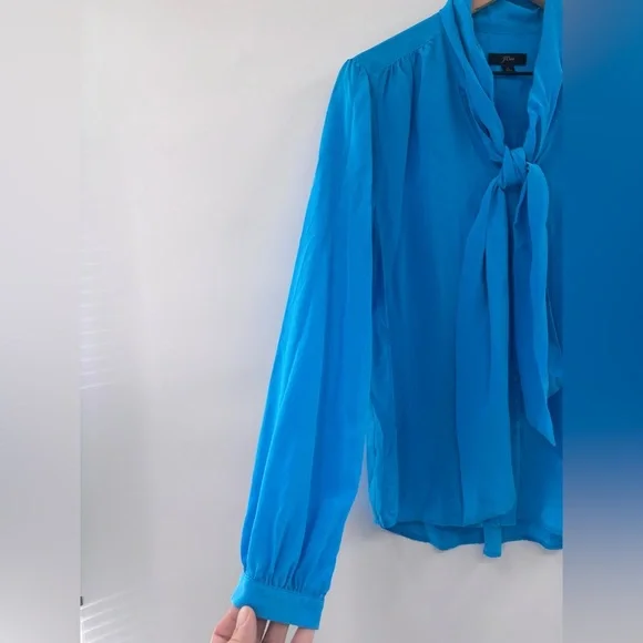 J. Crew 100% Re-Imagined Silk Tie-Neck ButtonUp Blouse in Turquoise Blue Size M - Picture 5 of 5